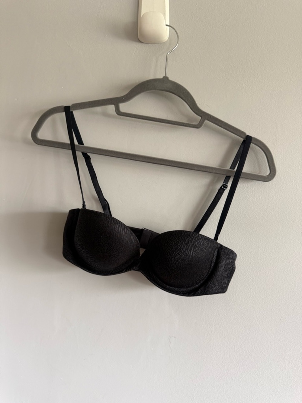 Wonderbra Black Textured Strapless Bra 34B Convertible Push Up